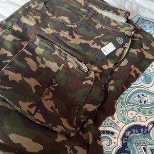 Love and War Camo Pants #fashionnova #plussize
